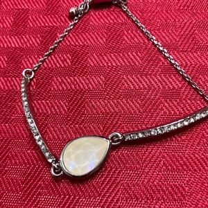 Elegant Silver Bracelet with White pearl